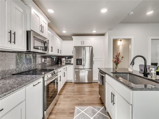 16 Lanark Circle, Bella Vista, AR 72715