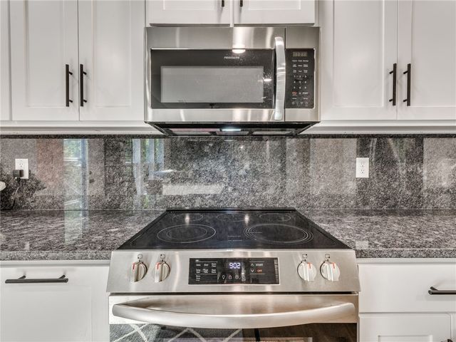 16 Lanark Circle, Bella Vista, AR 72715