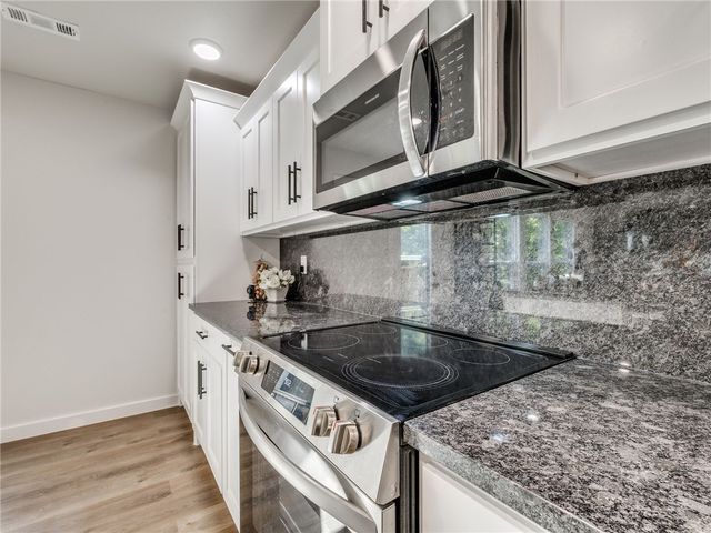 16 Lanark Circle, Bella Vista, AR 72715