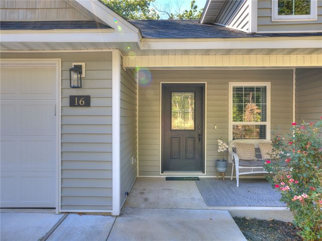 16 Lanark Circle, Bella Vista, AR 72715