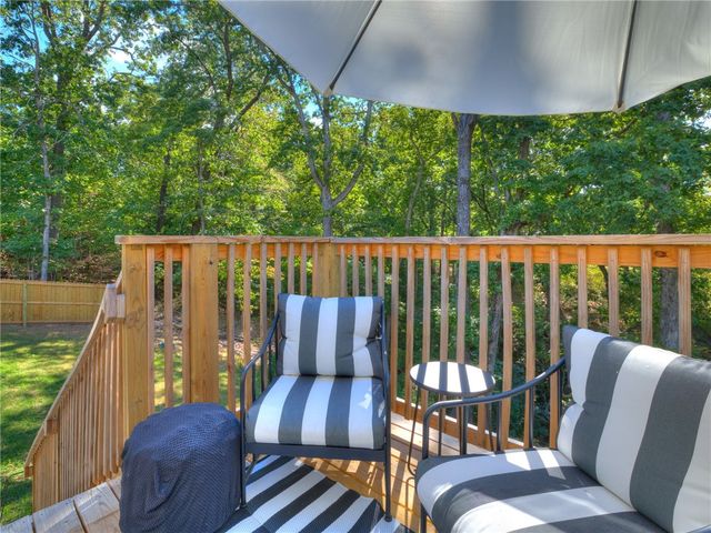 16 Lanark Circle, Bella Vista, AR 72715