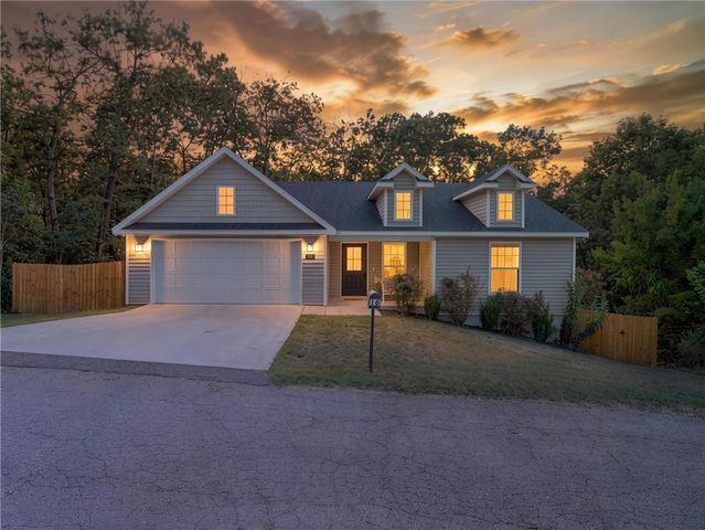 16 Lanark Circle, Bella Vista, AR 72715