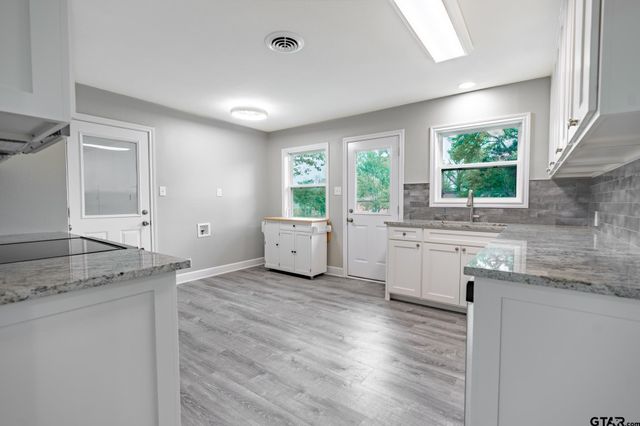 2922 Meadowlark, Tyler, TX 75701