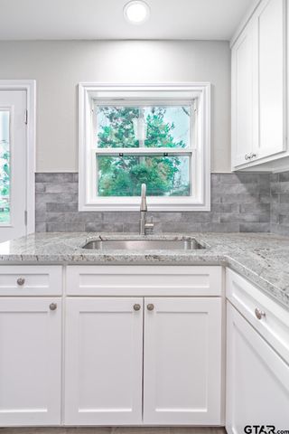 2922 Meadowlark, Tyler, TX 75701