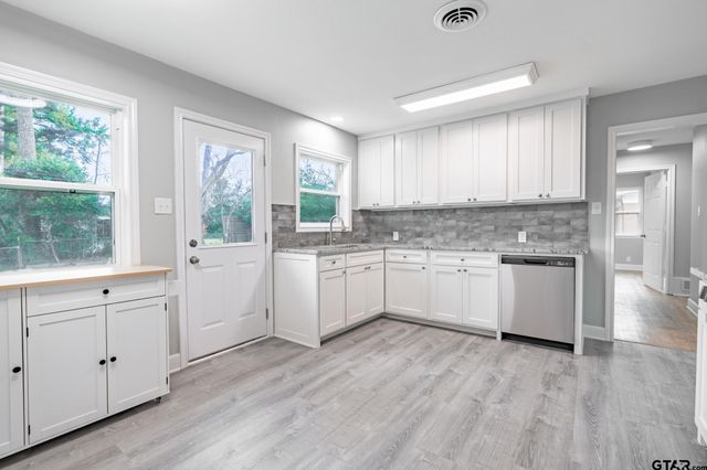 2922 Meadowlark, Tyler, TX 75701