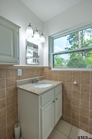 2922 Meadowlark, Tyler, TX 75701