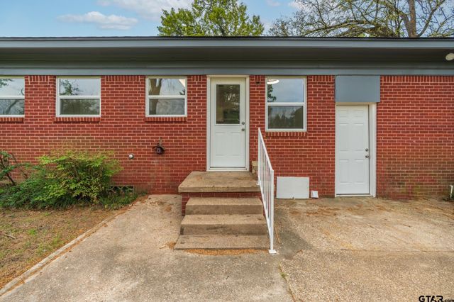 2922 Meadowlark, Tyler, TX 75701