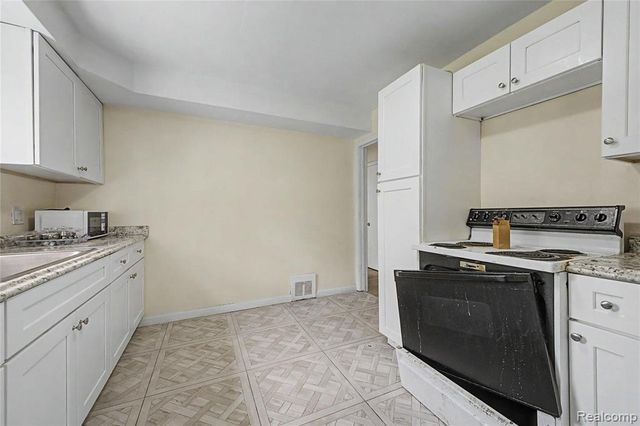 6100 Faust Avenue, Detroit, MI 48228