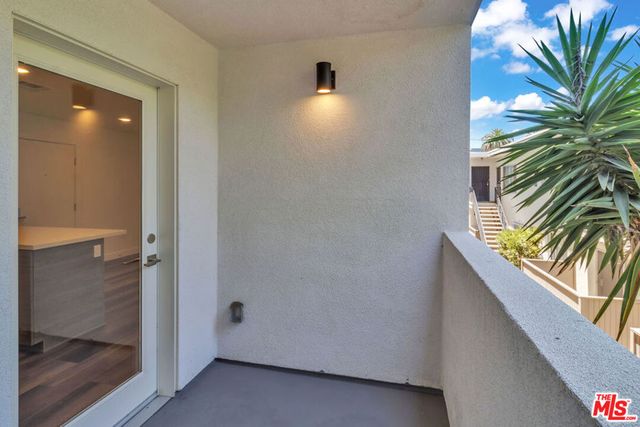 3667 Mentone Avenue 2, Los Angeles, CA 90034