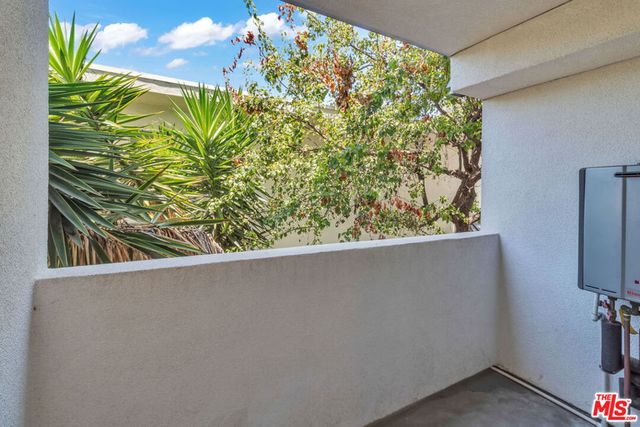 3667 Mentone Avenue 2, Los Angeles, CA 90034
