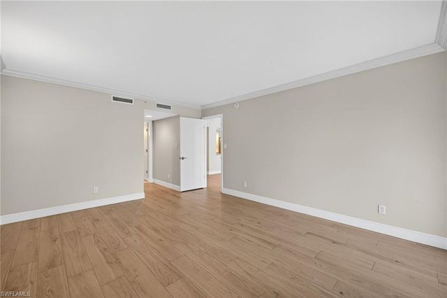 6020 PELICAN BAY BLVD # E402, Naples, FL 34108