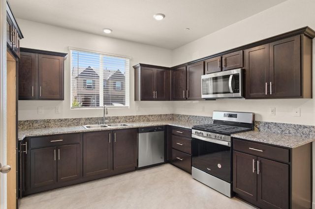 313 Sullivan Dr, Merced, CA 95348