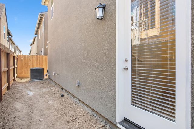 313 Sullivan Dr, Merced, CA 95348