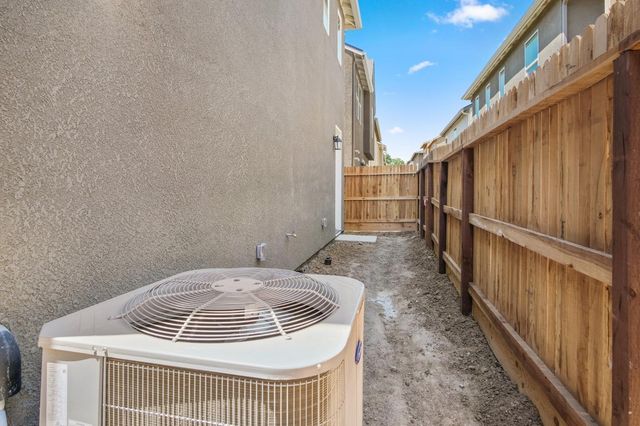 313 Sullivan Dr, Merced, CA 95348