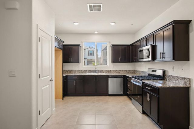313 Sullivan Dr, Merced, CA 95348