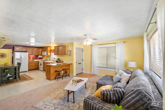 220 W Washington St, Meridian, ID 83642