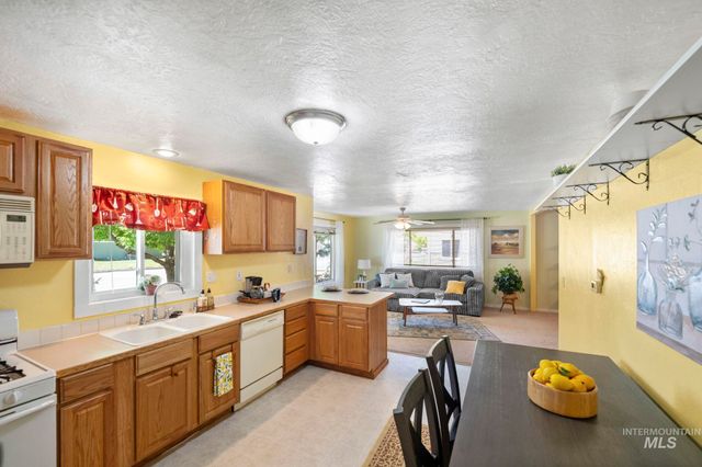 220 W Washington St, Meridian, ID 83642