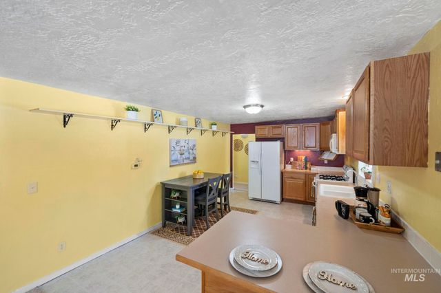 220 W Washington St, Meridian, ID 83642