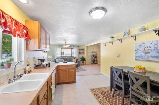 220 W Washington St, Meridian, ID 83642