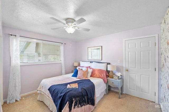 220 W Washington St, Meridian, ID 83642