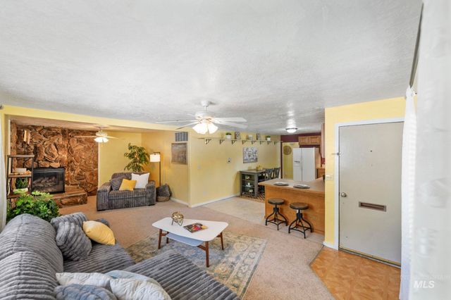 220 W Washington St, Meridian, ID 83642