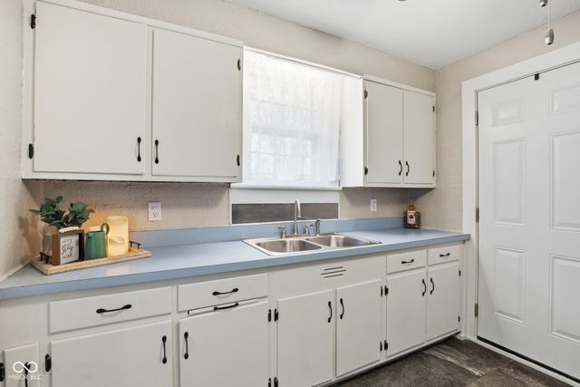 1325 S K Street, Elwood, IN 46036