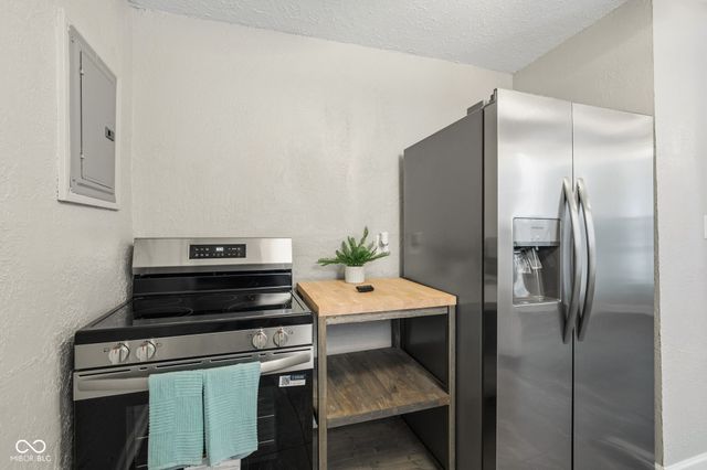 1325 S K Street, Elwood, IN 46036