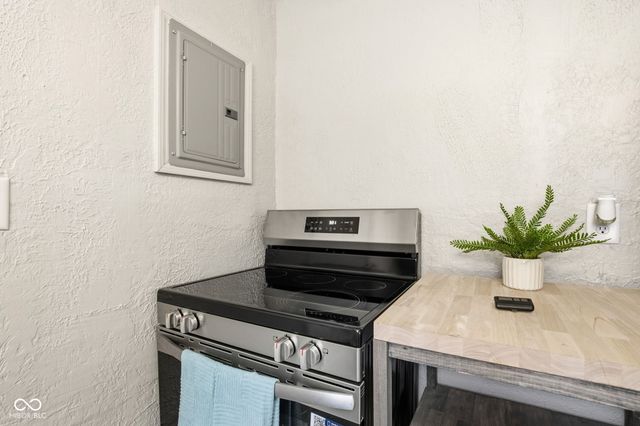 1325 S K Street, Elwood, IN 46036