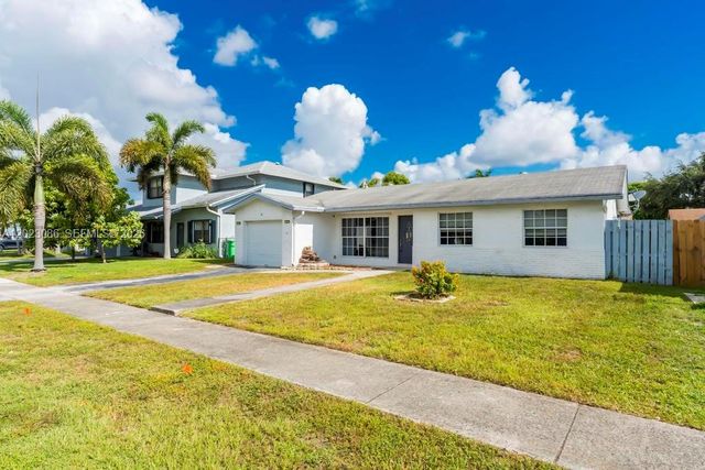 11641 NW 42nd St, Sunrise, FL 33323