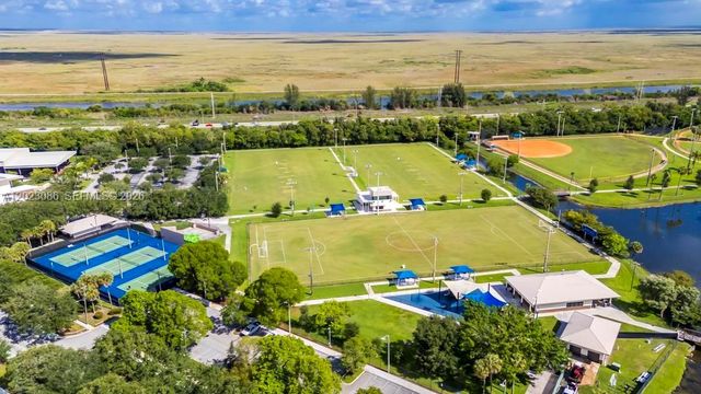 11641 NW 42nd St, Sunrise, FL 33323