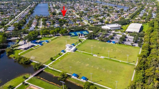 11641 NW 42nd St, Sunrise, FL 33323