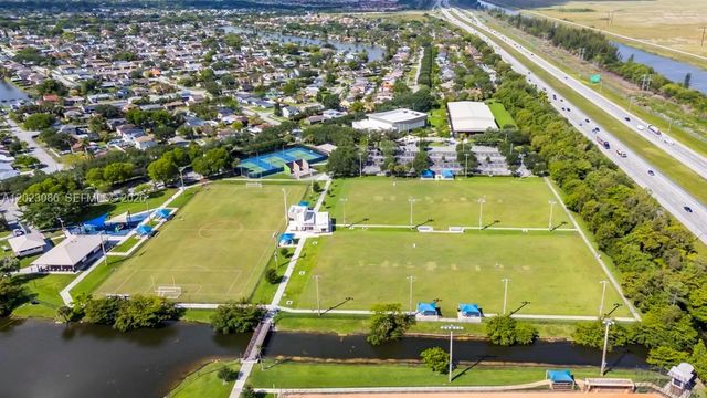 11641 NW 42nd St, Sunrise, FL 33323