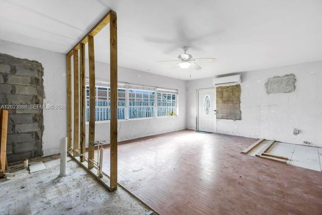 11641 NW 42nd St, Sunrise, FL 33323