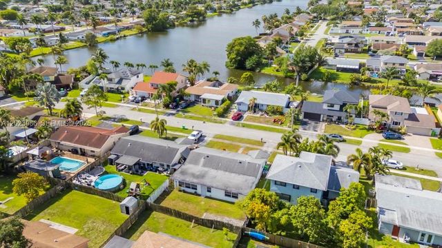 11641 NW 42nd St, Sunrise, FL 33323