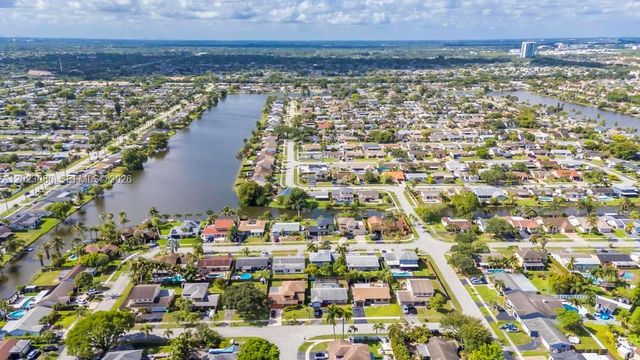 11641 NW 42nd St, Sunrise, FL 33323