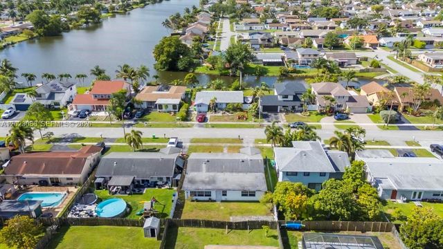 11641 NW 42nd St, Sunrise, FL 33323