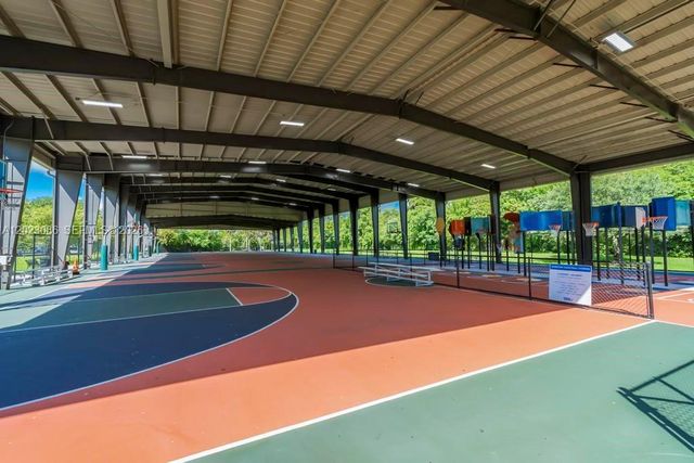 11641 NW 42nd St, Sunrise, FL 33323