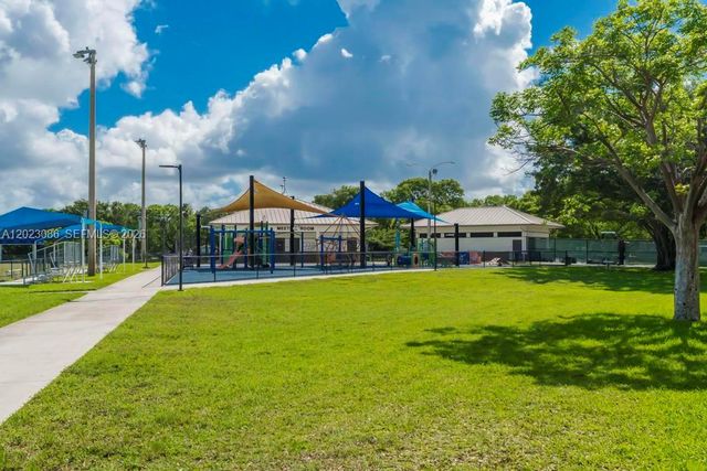 11641 NW 42nd St, Sunrise, FL 33323