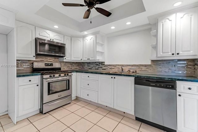 11641 NW 42nd St, Sunrise, FL 33323