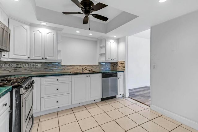 11641 NW 42nd St, Sunrise, FL 33323