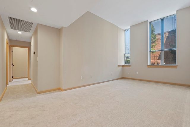 550 Washington St 201, Braintree, MA 02184