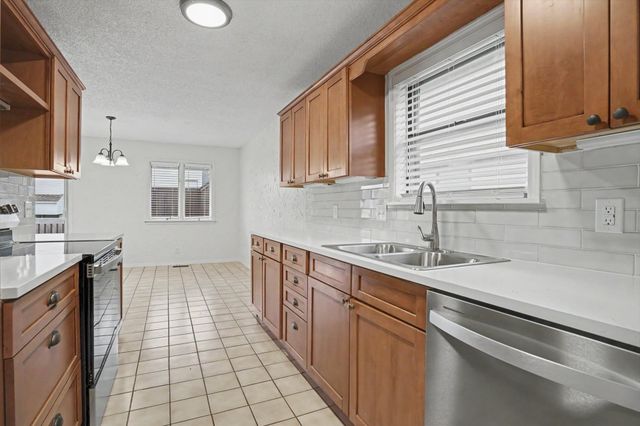 3212 S 148th East East Avenue, Tulsa, OK 74134