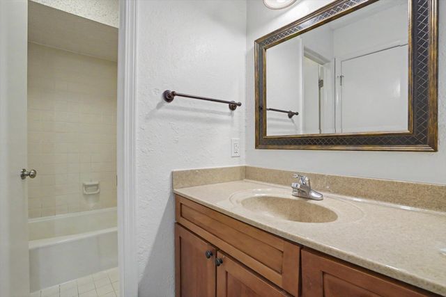 3212 S 148th East East Avenue, Tulsa, OK 74134