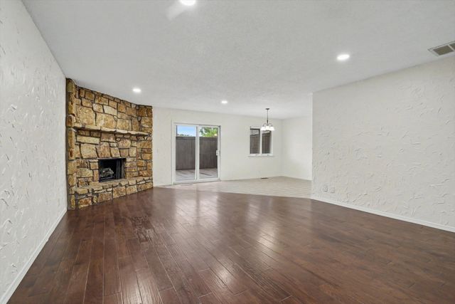 3212 S 148th East East Avenue, Tulsa, OK 74134
