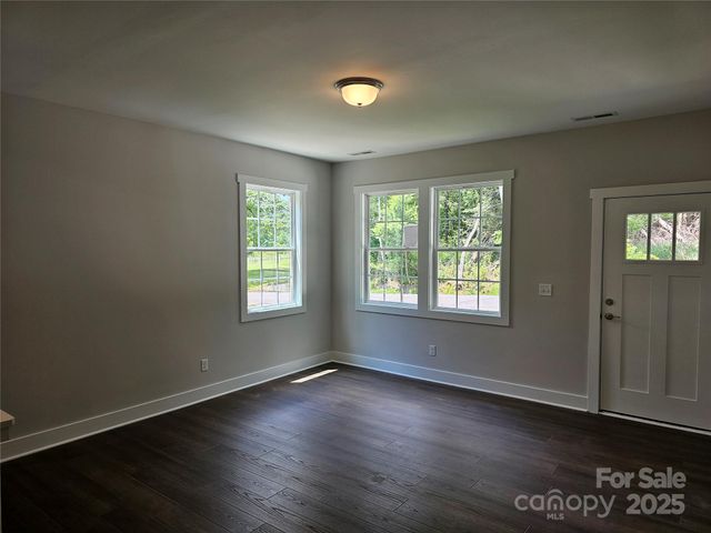 139 Brooks Cove Road, Black Mountain, NC 28711