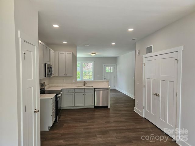 139 Brooks Cove Road, Black Mountain, NC 28711