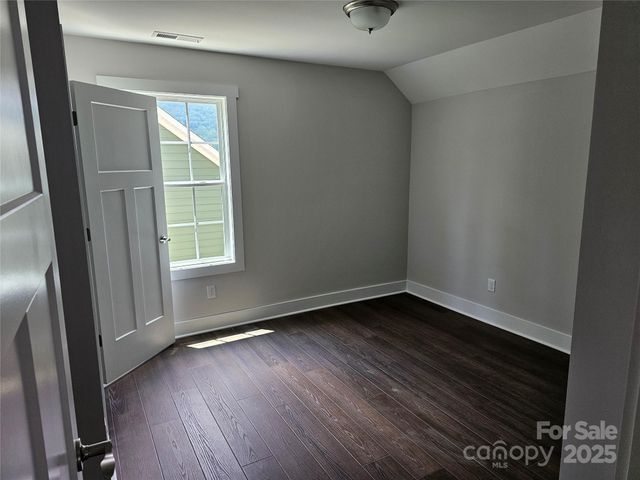 139 Brooks Cove Road, Black Mountain, NC 28711