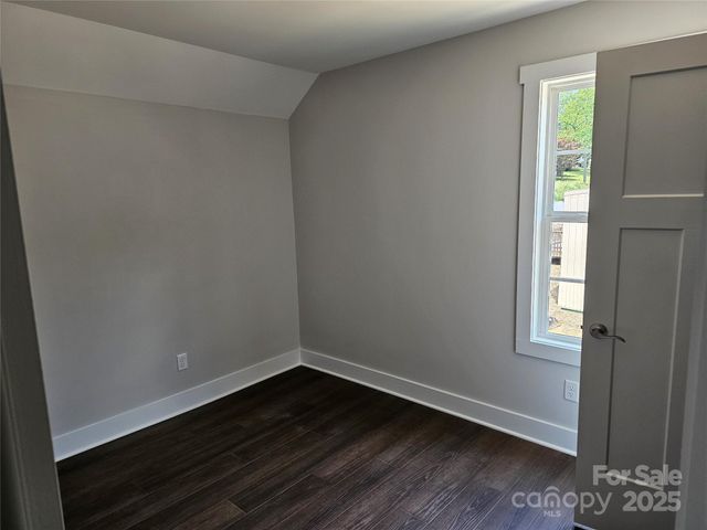 139 Brooks Cove Road, Black Mountain, NC 28711