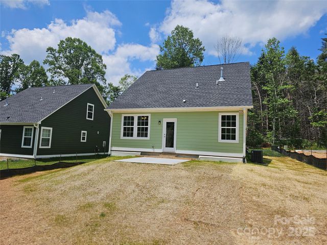 139 Brooks Cove Road, Black Mountain, NC 28711
