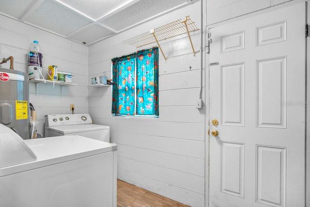 525 S DEXTER AVENUE, Deland, FL 32720